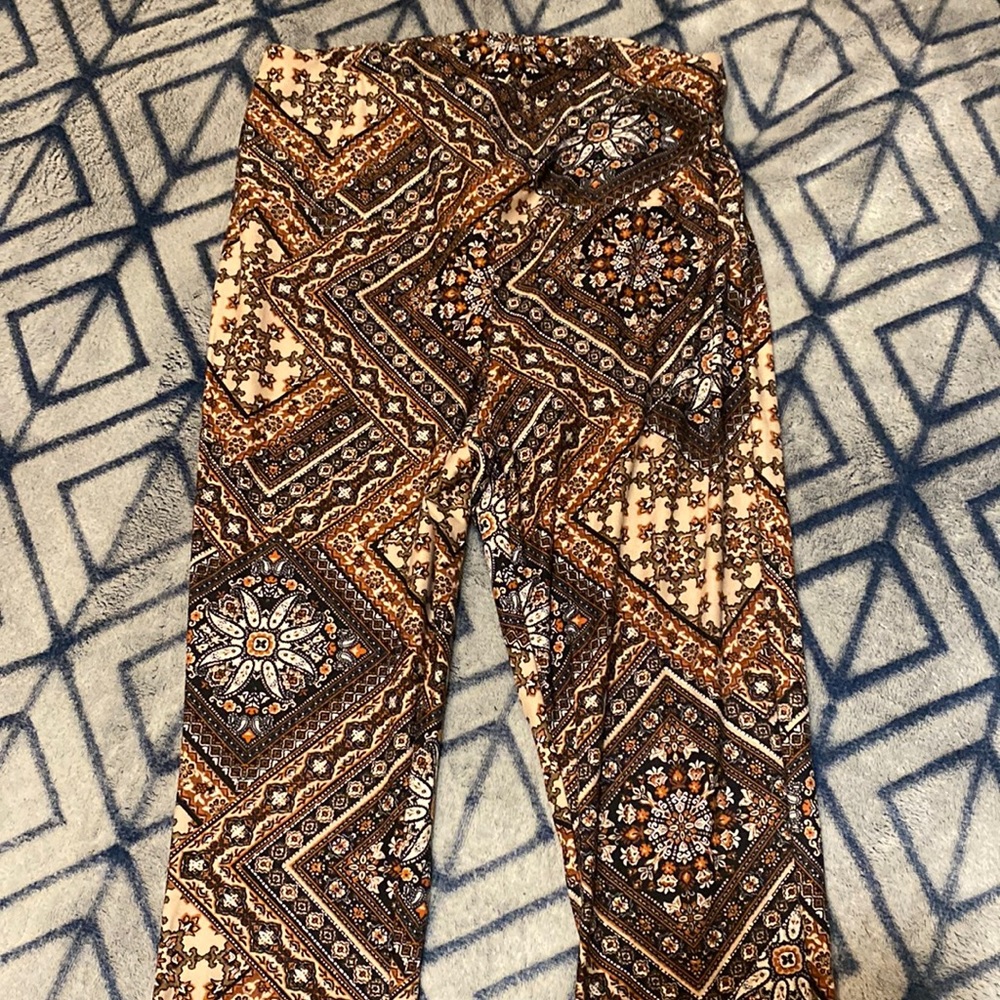 No comment flare pants